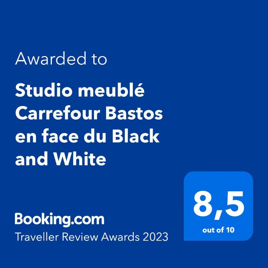 Studio Meuble Carrefour Bastos En Face Du Black And White Yaoundé 外观 照片